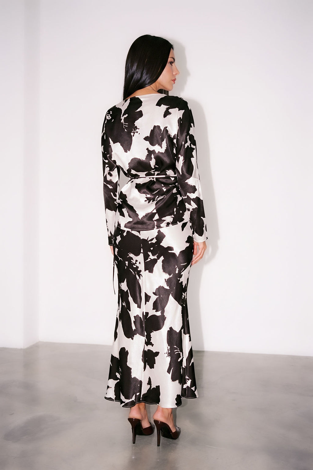 Evora Bloom Cream & Espresso Two-Piece Skirt Set.