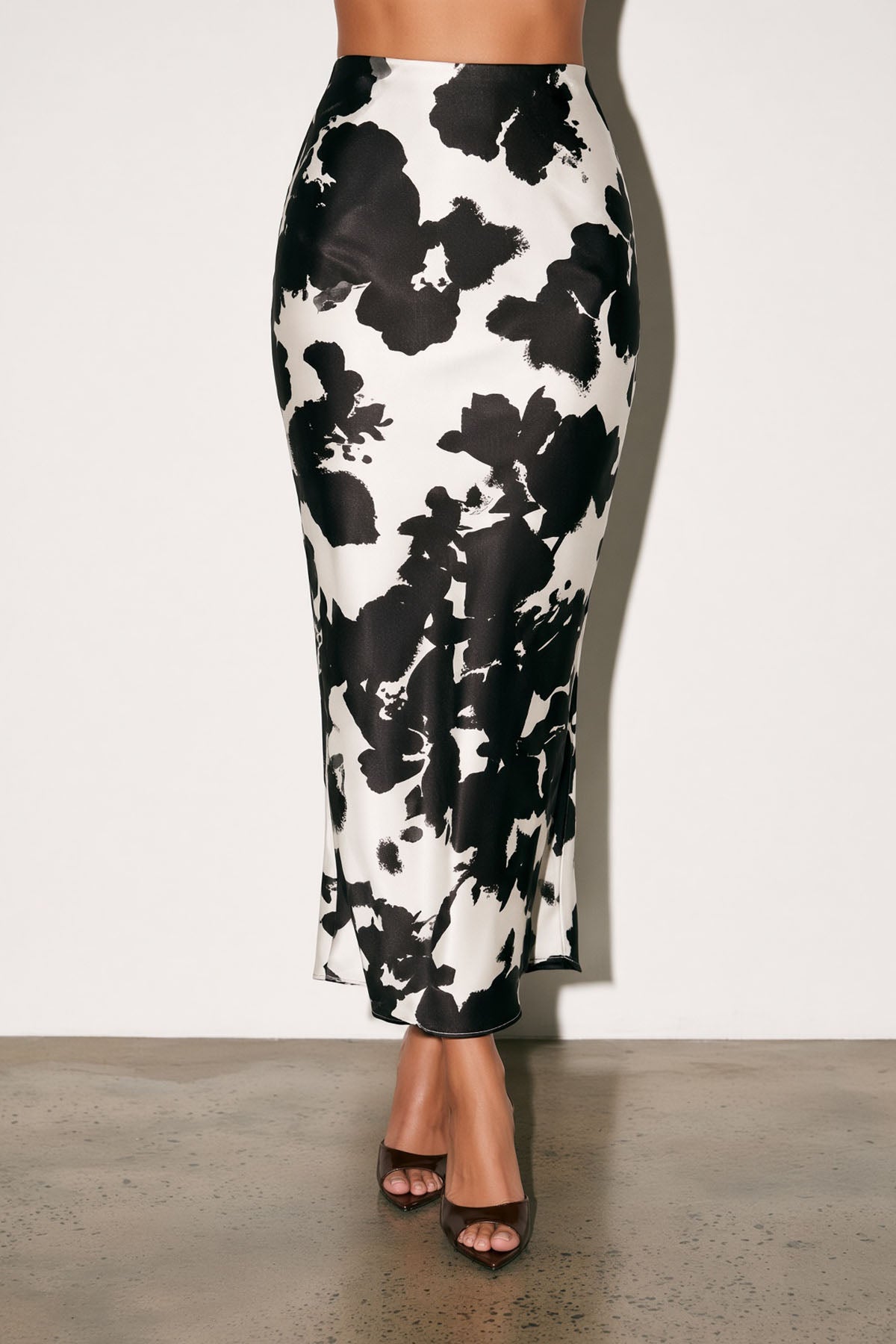 Evora Bloom Cream & Espresso Two-Piece Skirt Set.