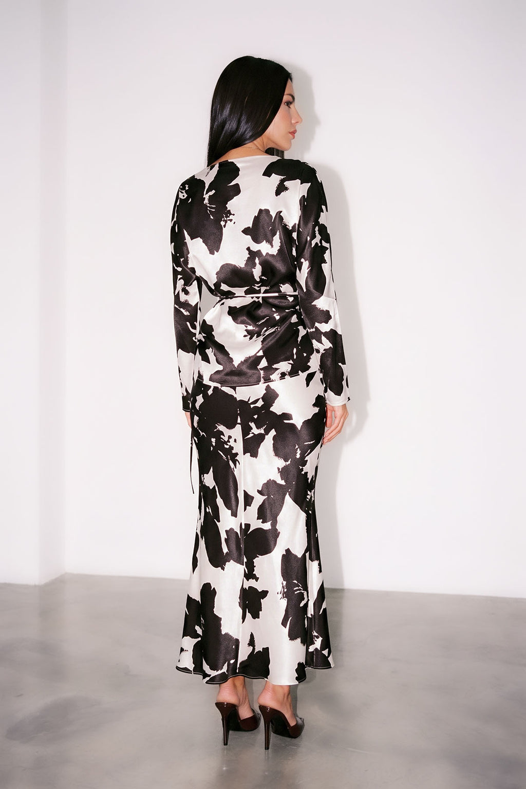 Evora Bloom Cream & Espresso Two-Piece Skirt Set.