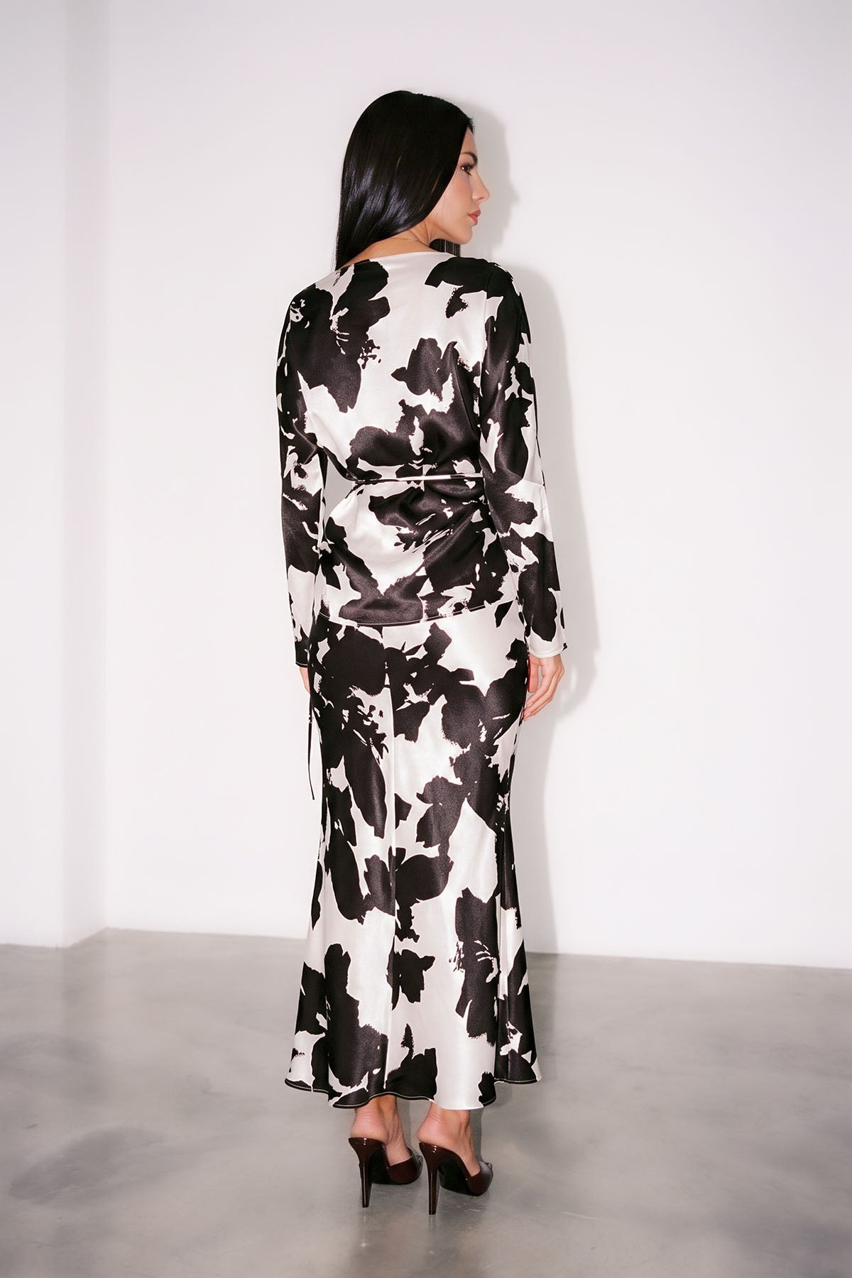 Evora Bloom Cream & Espresso Two-Piece Skirt Set.