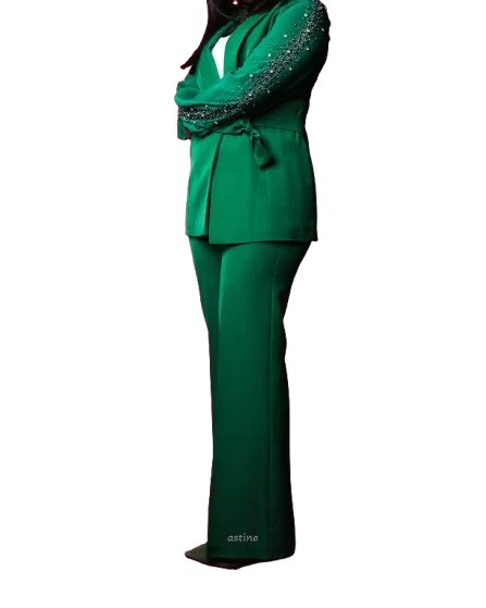 Caroline Suit
