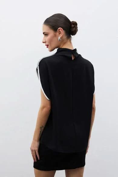 Amanda  Sleeveless Top